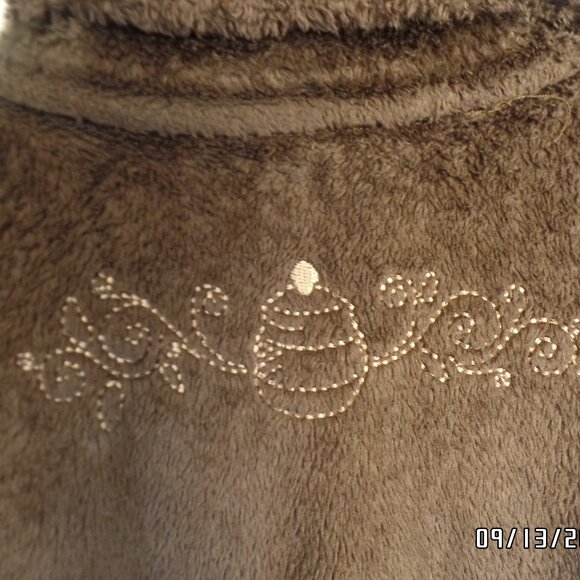 Disneyland Resort Winnie the Pooh and Piglet embroidered Fleece Jacket Medium - Picture 7 of 16